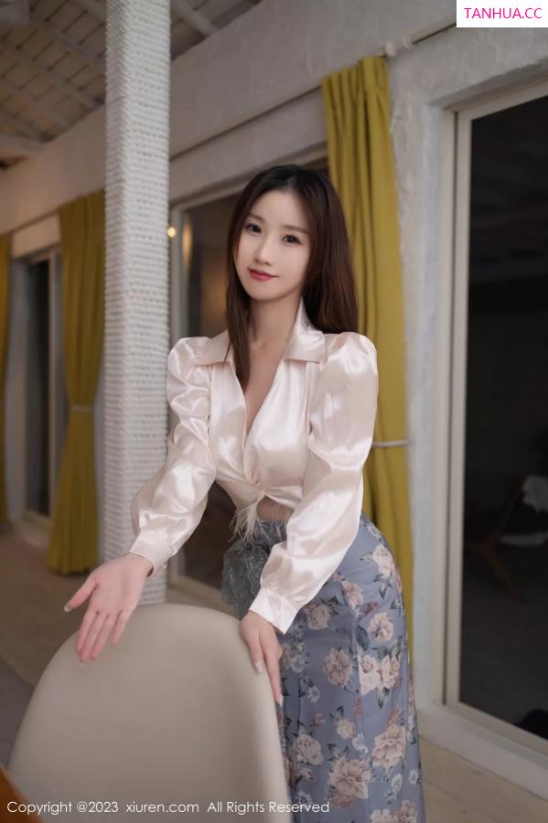   [XiuRen]高清写真图 2023.12.06 No.7770 杏子Yada 丝袜美腿第3张图片